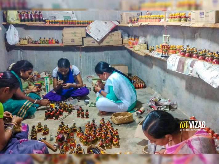 The village near Vizag known for carving toys out of wood
