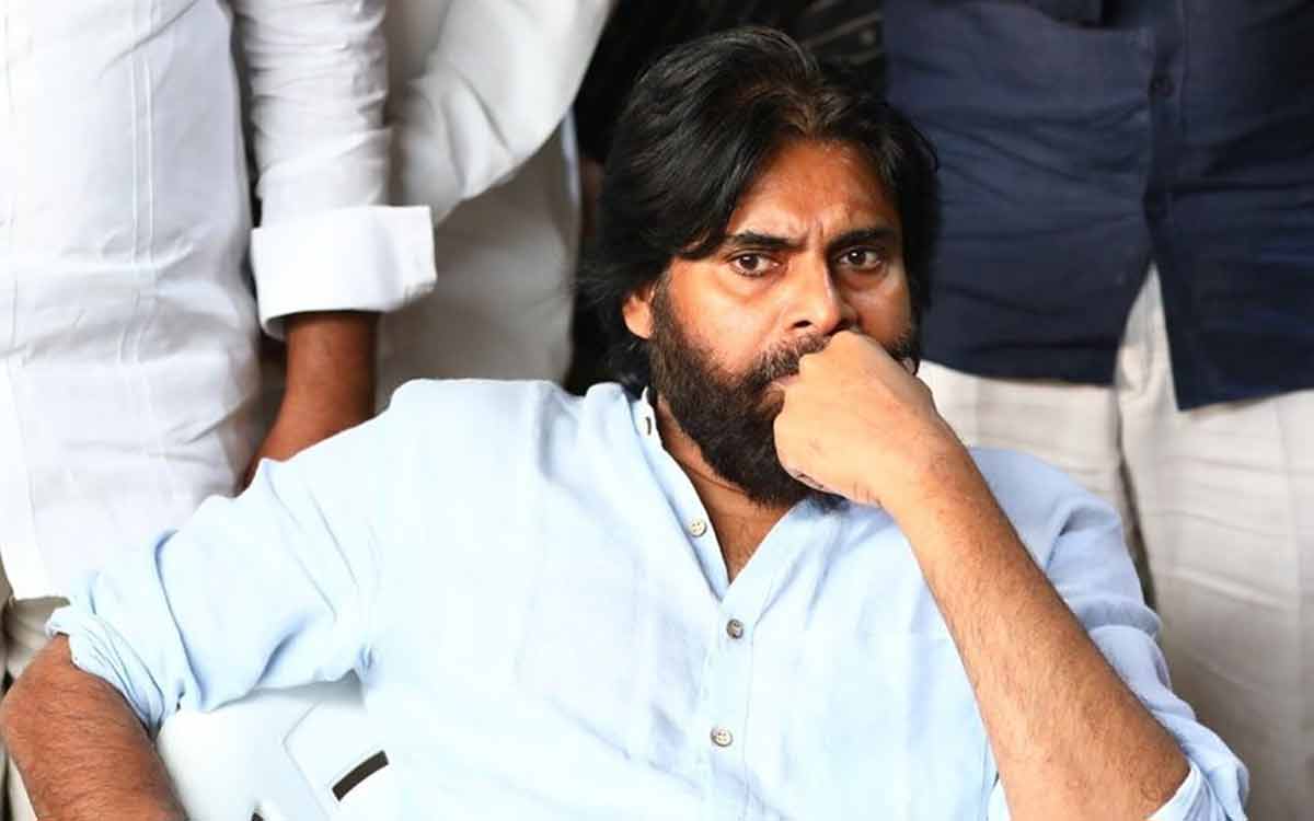 Pawan Kalyan warns YSRCP in Kakinada