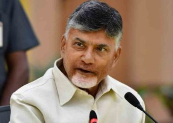 YSRCP says Chandrababu Naidu should be quarantined after huge crowd welcomes him to AP