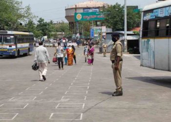 Andhra Pradesh continues restrictions at borders for inter state travel