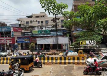 Amid COVID fears, people in Vizag throng markets for Sravana Masam shopping