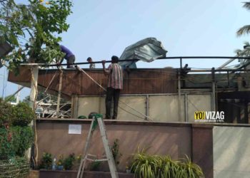 GVMC pulls down unauthorised structure at Kamat restaurant in Vizag