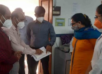 GVMC Commissioner inspects Covid vaccination centre in Vizag