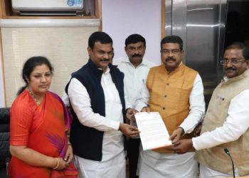 BJP leaders meet Union Steel Minister in regards to proposed privatisation of VSP