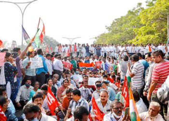 YSRCP lends its voice, joins protest against Visakhapatnam Steel Plant privatisation