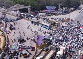 Stir against privatisation intensifies as Vizag steel plant employees call for Bharat Bandh