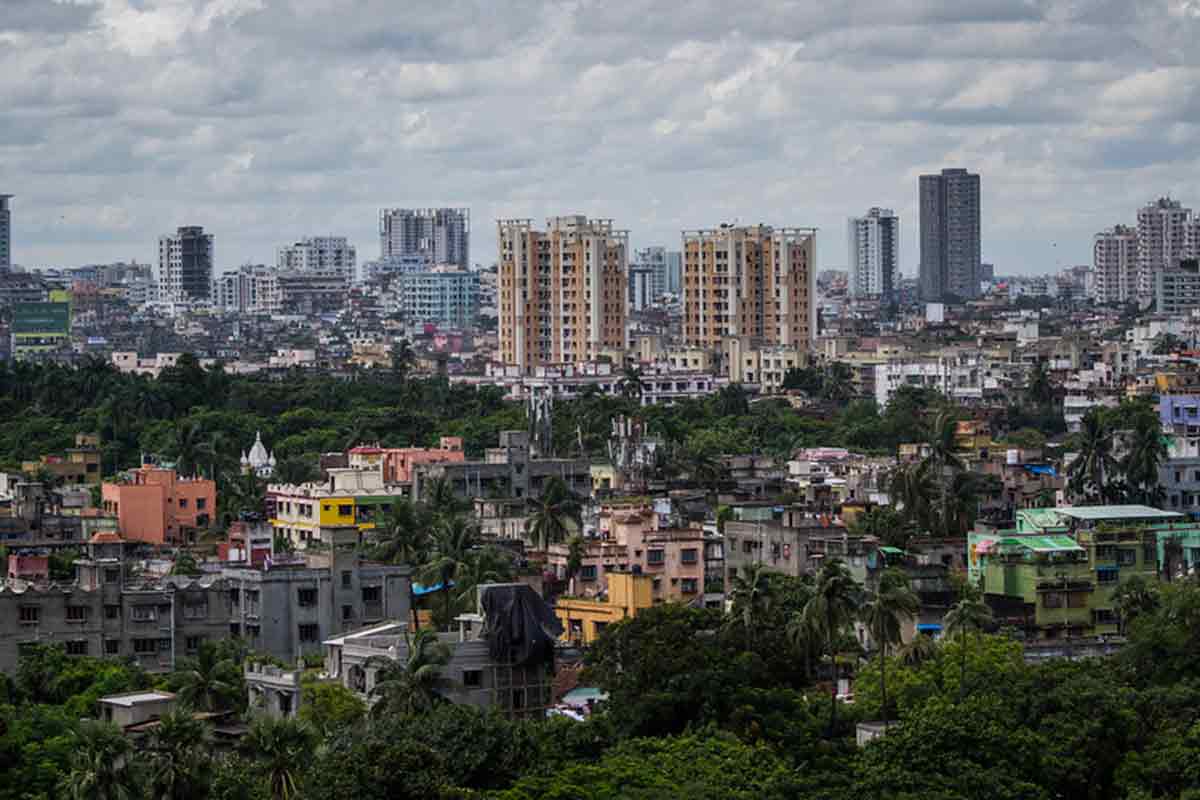 Major cities that lie along the National Highway 16 passing Vizag