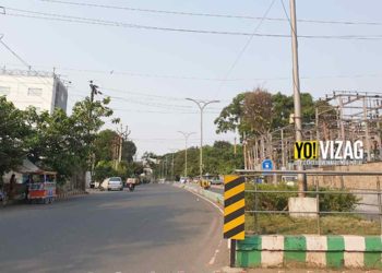 Road traffic comes to a standstill in Visakhapatnam