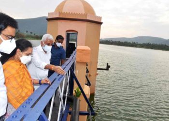 MP V Vijayasai Reddy and GVMC officials visit Mudasarlova Park in Vizag