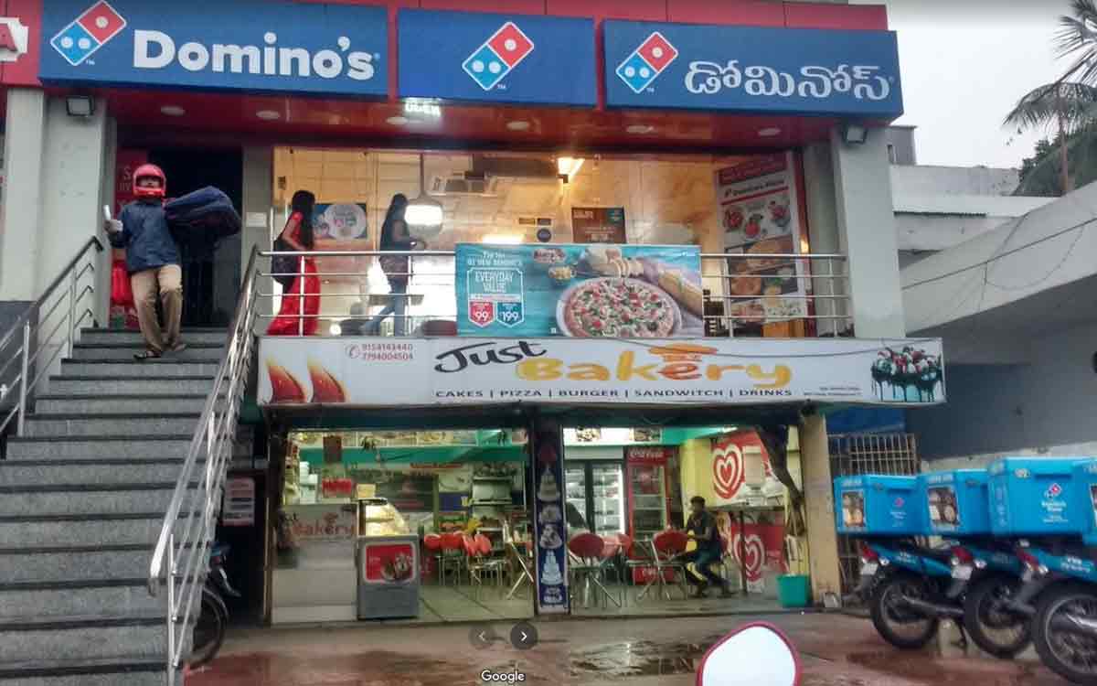 dominos near me open on christmas