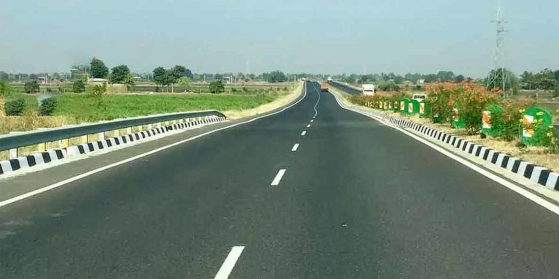 Farmers protest the land acquisition for the Raipur-Vizag greenfield road