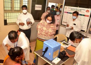 Visakhapatnam leads in number of vaccinations among all AP districts