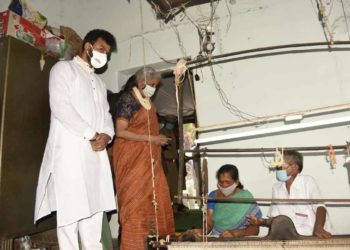 Nirmala Sitharaman interacts with weavers and artisans at Ponduru