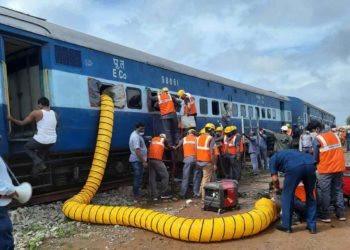 Waltair Railway Division conducts mock rescue drill in Visakhapatnam