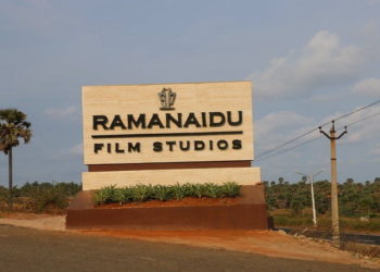 What makes Ramanaidu Studios Vizag a unique tourist destination?