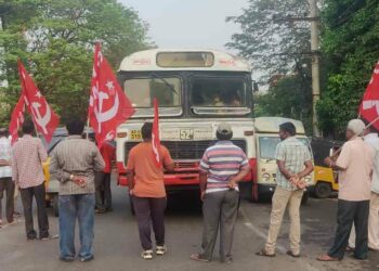 Supporters stage bandh against the privatization of Vizag Steel Plant