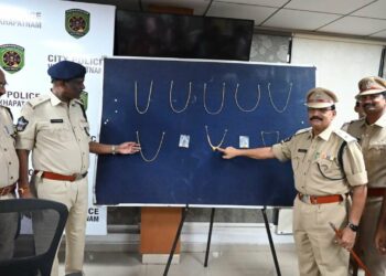 Youth arrested, 13.5 tolas of gold recovered in Visakhapatnam