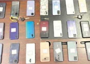 Visakhapatnam: 4 involved in multiple robbery cases nabbed, 24 mobiles recovered