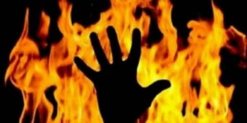 Visakhapatnam: 30YO woman commits suicide by setting herself on fire at MVP PS