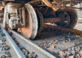 Visakhapatnam - Kirandul express derails, no casualties reported