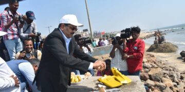 Visakhapatnam Port Authority and DCI start beach nourishment work in RK Beach