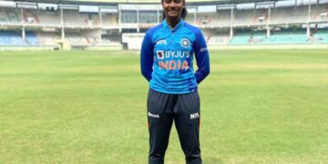 Vizag girl Shabnam Md gets picked by Gujarat at Women's Premier League auction.