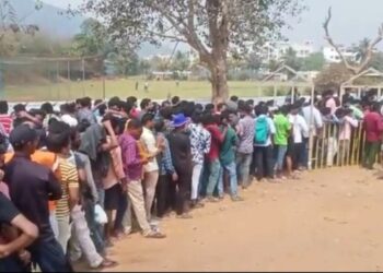 Cricket fever grips Visakhapatnam, fans flock counters for India vs Australia ODI match tickets