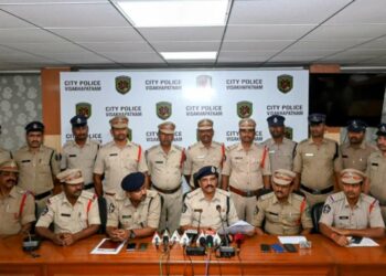 Visakhapatnam Police crack robbery case within 24 hours, electronics and gold recovered