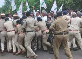 Tension at Gangavaram Port as 1,800 Vizag Steel Plant workers stage protest