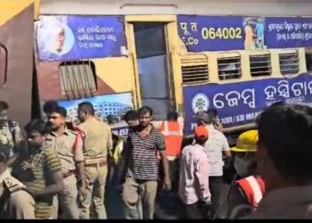 10 lakh ex gratia to kin of deceased in Visakhapatnam-Rayagada train accident in Vizianagaram