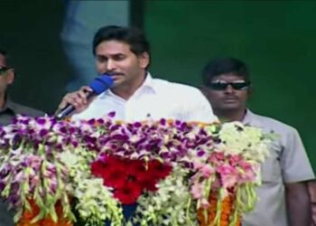 Jagan Mohan Reddy seeks public support in Vizag to win battle