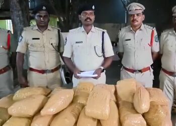 4 arrested, 80 gm of ganja seized in drug smuggling case, Vizag