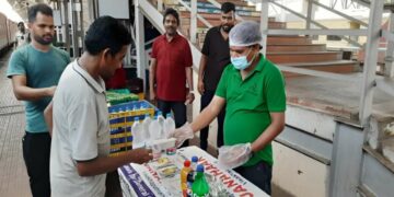 ECoR provides economy meals for Rs 20 at Visakhapatnam Station