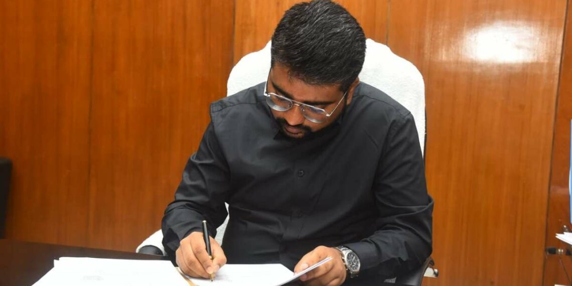 Mayur Ashok takes additional charge of Collector of Visakhapatnam