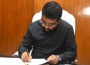 Mayur Ashok takes additional charge of Collector