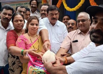 Sale of rice, tur dal begins at rythu bazaars in Vizag