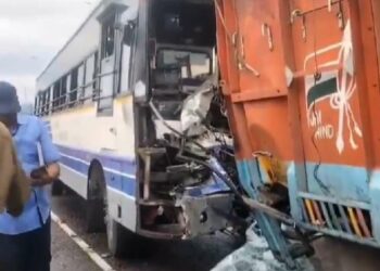 Visakhapatnam to Srikakulam APSRTC bus rams into lorry, ten injured