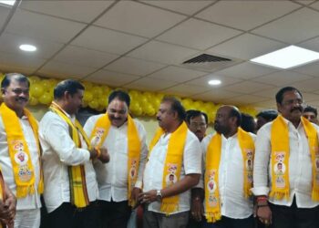 7 party corporators in Visakhapatnam switch from YSRCP to TDP