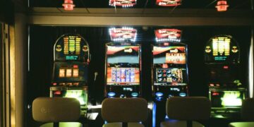 How Do Slot Machines Work: Figuring The Math Behind