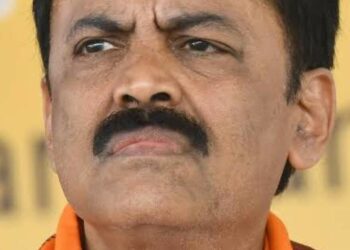 GVL Narasimha Rao gives notice to web media for liquor scam allegations