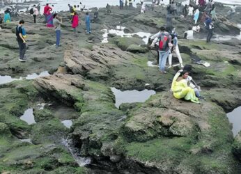 Sea recession at RK Beach alarms locals in Visakhapatnam