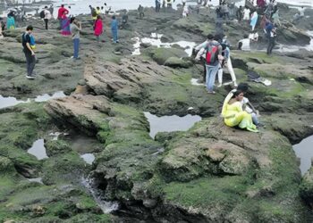 Sea recession at RK Beach alarms locals in Visakhapatnam