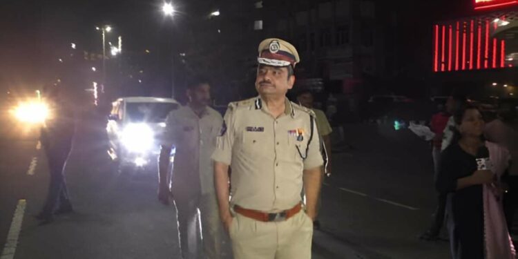 CP Shanka Brata surprise late night checks in Visakhapatnam