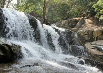 Two medical students died in Maredumilli waterfalls