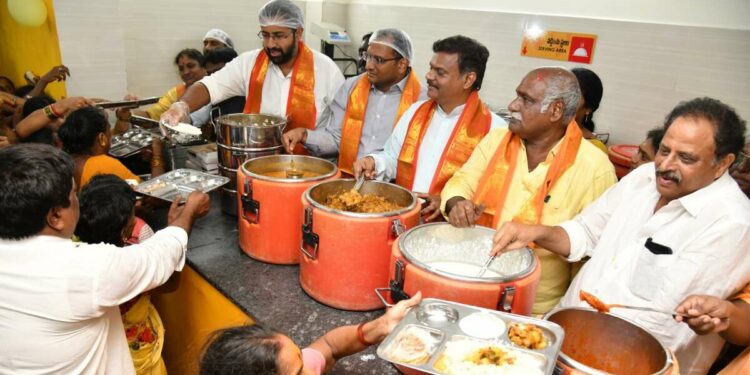 Anna Canteens are now reopened in Visakhapatnam