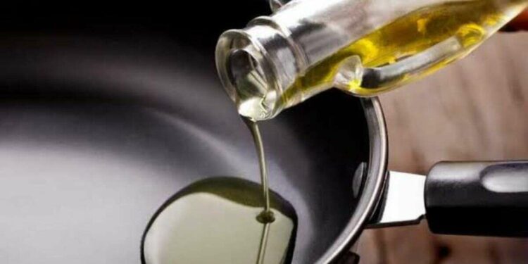 AP shops to sell cooking oil at reduced rate till this month's end