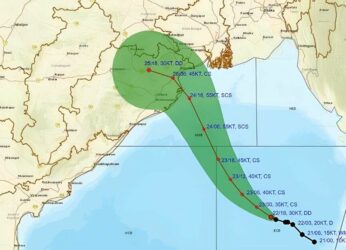 Cyclone: over 70 trains cancelled