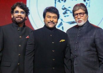 Amitabh Bachchan honours Chiranjeevi with ANR National Award