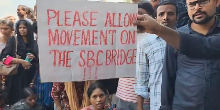 Visakhapatnam naval dockyard employees protest for opening of SBC bridge