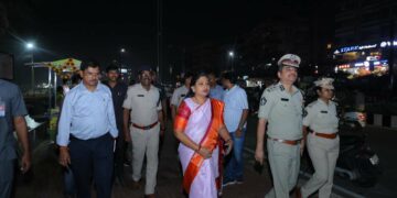 Visakhapatnam: Home Minister conducts inspections of surveillance network on beach road